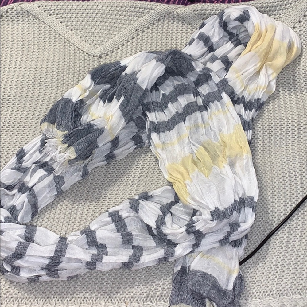 never worn blue white and yellow straight scarf